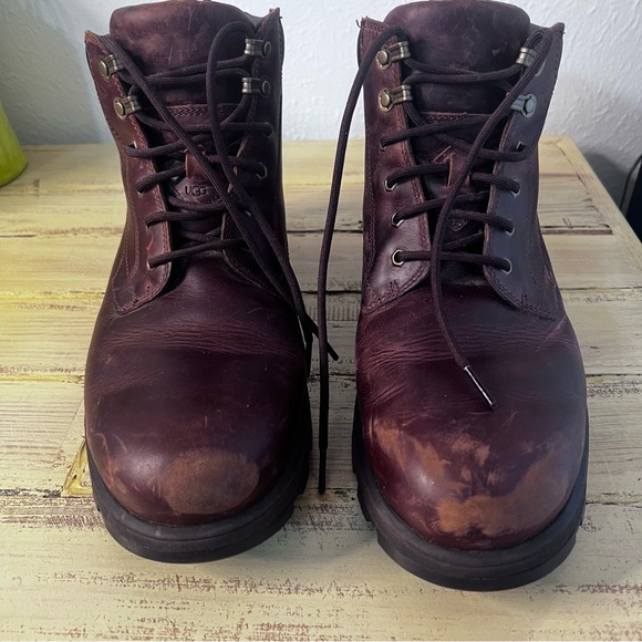 UGG Men's Burgundy Leather Boots Sz:12 - Picture 1 of 9